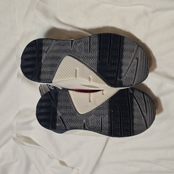 Nwt Sneakers Size 9 White mesh with blue, grey and red - Picture 6 of 7